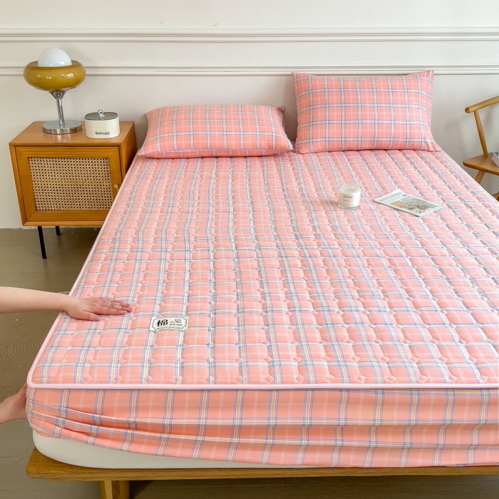 91家纺网 家纺一手货源 找家纺 蕾诺家纺 2025新款色织水洗棉棉花夹棉床笠保护套 威尼斯粉