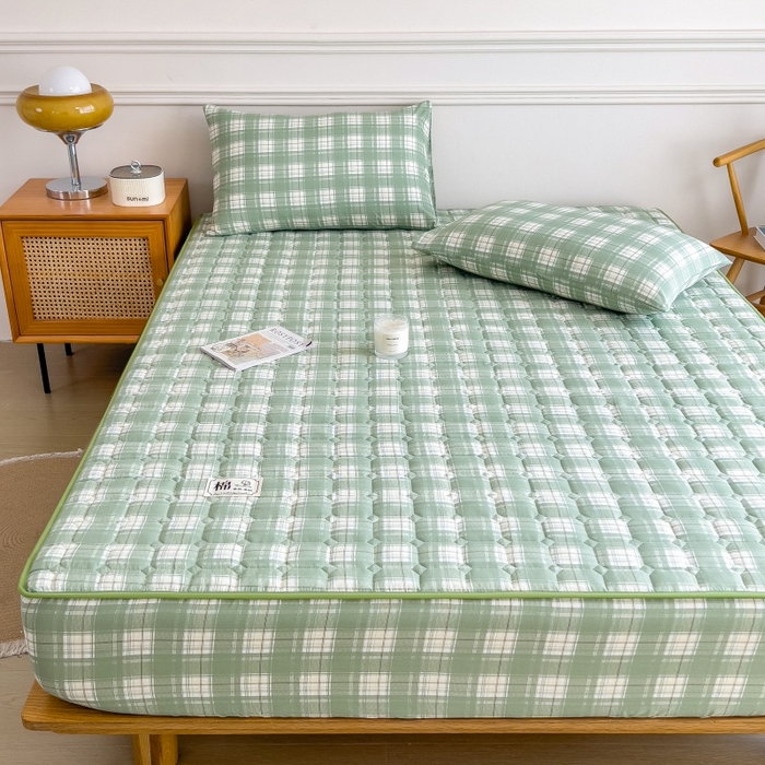 91家纺网 家纺一手货源 找家纺 蕾诺家纺 2025新款色织水洗棉棉花夹棉床笠保护套 心语-绿