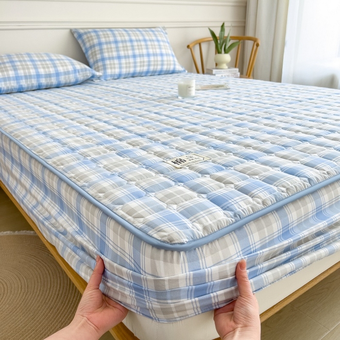 91家纺网 家纺一手货源 找家纺 蕾诺家纺 2025新款色织水洗棉棉花夹棉床笠保护套 心语蓝