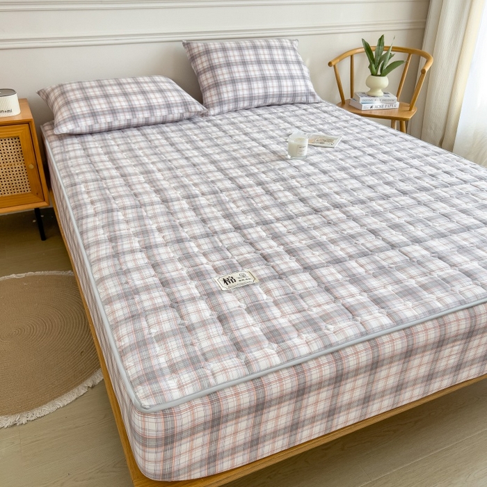 91家纺网 家纺一手货源 找家纺 蕾诺家纺 2025新款色织水洗棉棉花夹棉床笠保护套 烟雨灰