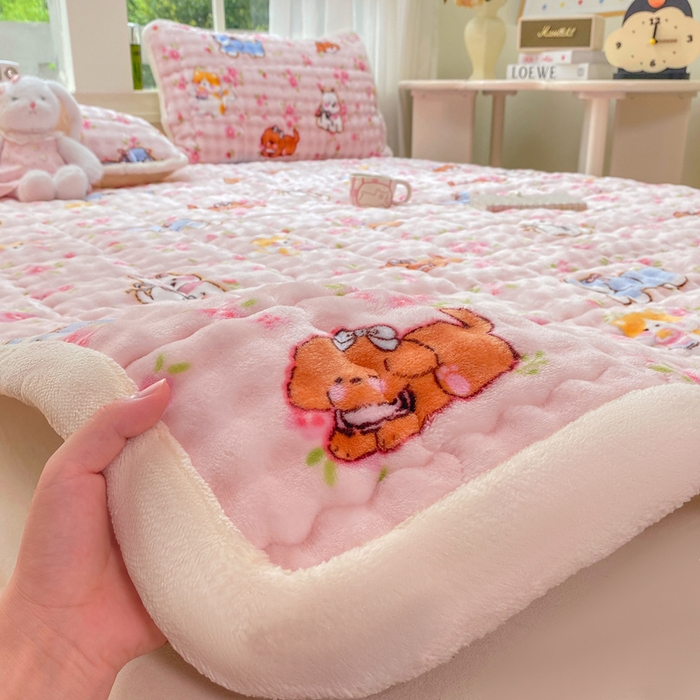 91家纺网 家纺一手货源 找家纺 优品惠 2025新款兔毛绒泡泡牛奶绒床垫子夹棉床褥床盖床单加厚保暖 萌宠粉