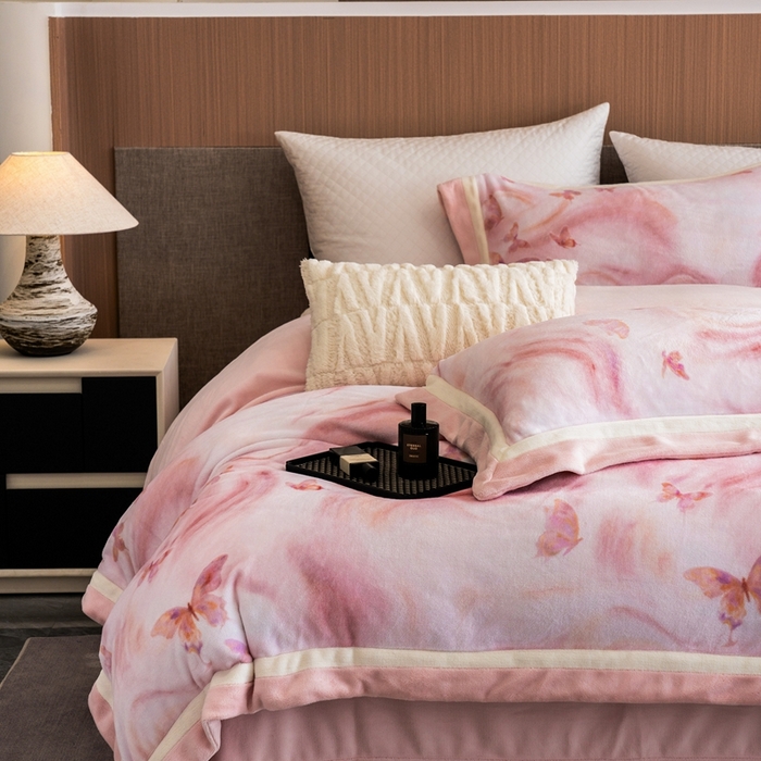 91家纺网 家纺一手货源 找家纺 （总）瑞雪家居 2025新款全消光数码印花牛奶绒系列四件套