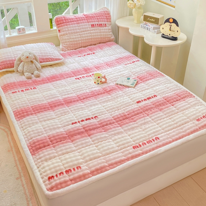 91家纺网 家纺一手货源 找家纺 优品惠 2025新款兔毛绒泡泡牛奶绒床垫子夹棉床褥床盖床单加厚保暖 时尚粉