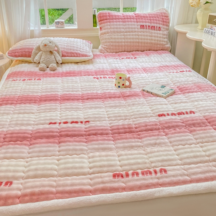 91家纺网 家纺一手货源 找家纺 优品惠 2025新款兔毛绒泡泡牛奶绒床垫子夹棉床褥床盖床单加厚保暖 时尚粉