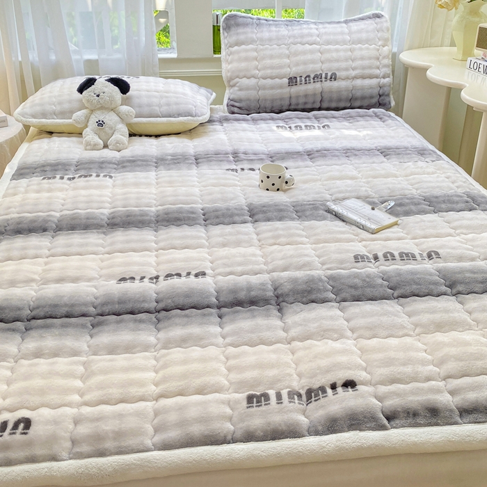 91家纺网 家纺一手货源 找家纺 优品惠 2025新款兔毛绒泡泡牛奶绒床垫子夹棉床褥床盖床单加厚保暖 时尚灰