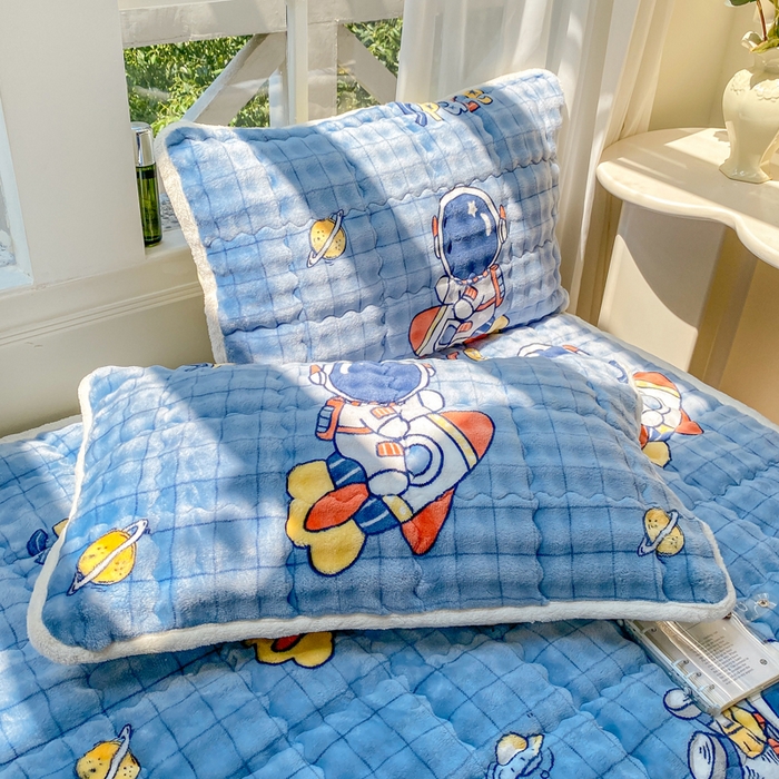 91家纺网 家纺一手货源 找家纺 优品惠 2025新款兔毛绒泡泡牛奶绒床垫子夹棉床褥床盖床单加厚保暖 宇航员