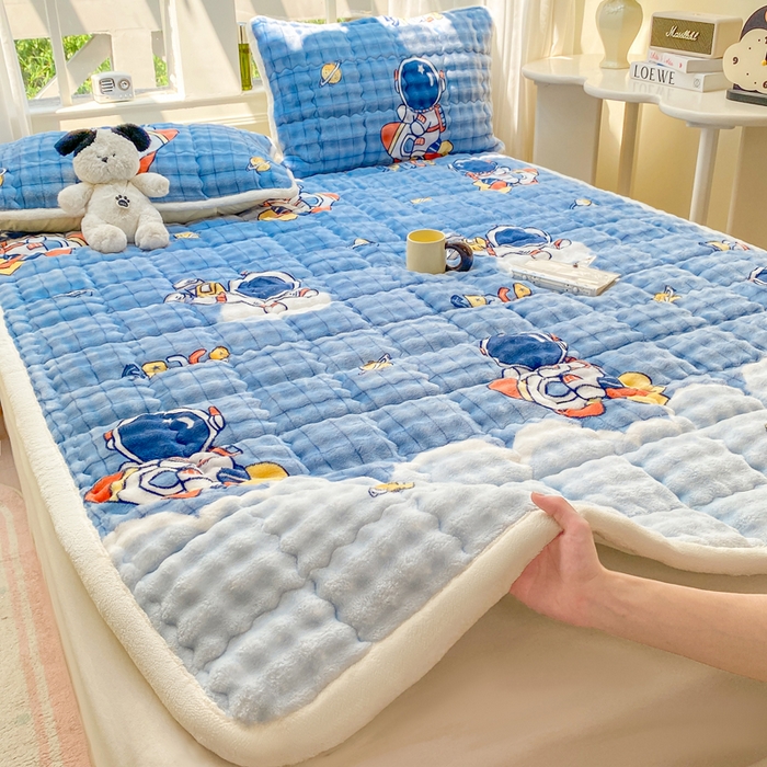 优品惠 2025新款兔毛绒泡泡牛奶绒床垫子夹棉床褥床盖床单加厚保暖 宇航员