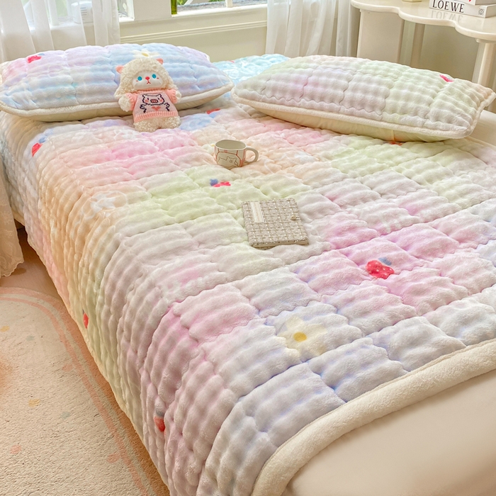 91家纺网 家纺一手货源 找家纺 优品惠 2025新款兔毛绒泡泡牛奶绒床垫子夹棉床褥床盖床单加厚保暖 晕染kt