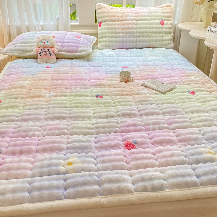 91家纺网 家纺一手货源 找家纺 优品惠 2025新款兔毛绒泡泡牛奶绒床垫子夹棉床褥床盖床单加厚保暖 晕染kt