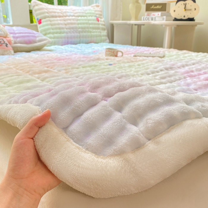 91家纺网 家纺一手货源 找家纺 优品惠 2025新款兔毛绒泡泡牛奶绒床垫子夹棉床褥床盖床单加厚保暖 晕染kt