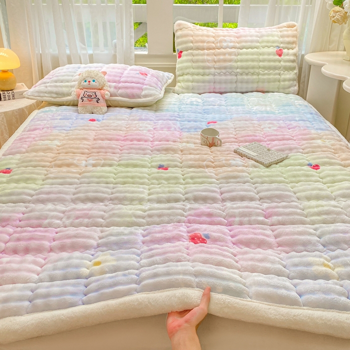 91家纺网 家纺一手货源 找家纺 优品惠 2025新款兔毛绒泡泡牛奶绒床垫子夹棉床褥床盖床单加厚保暖 晕染kt