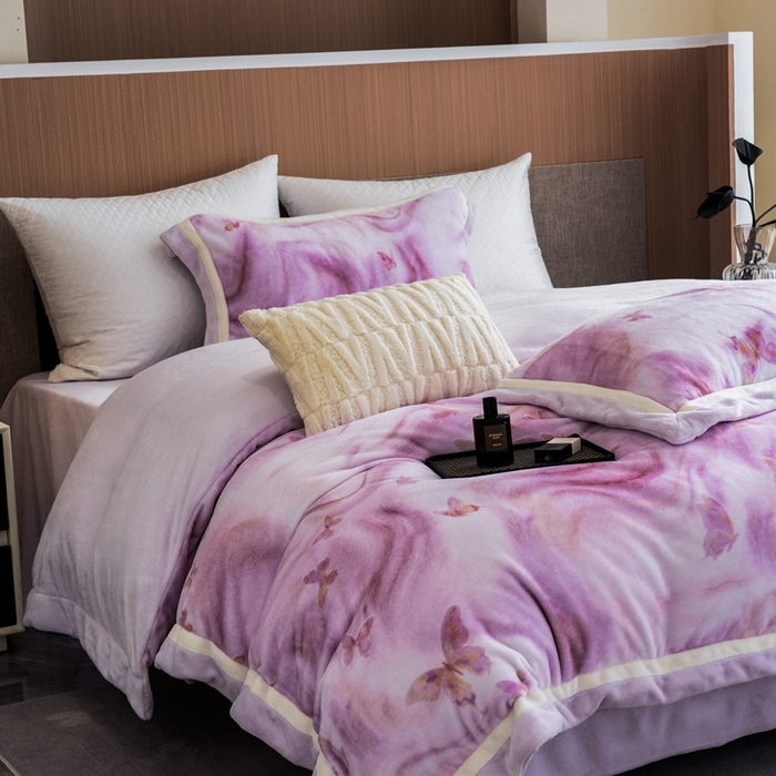 瑞雪家居 2025新款全消光数码印花牛奶绒系列四件套 蝶舞紫