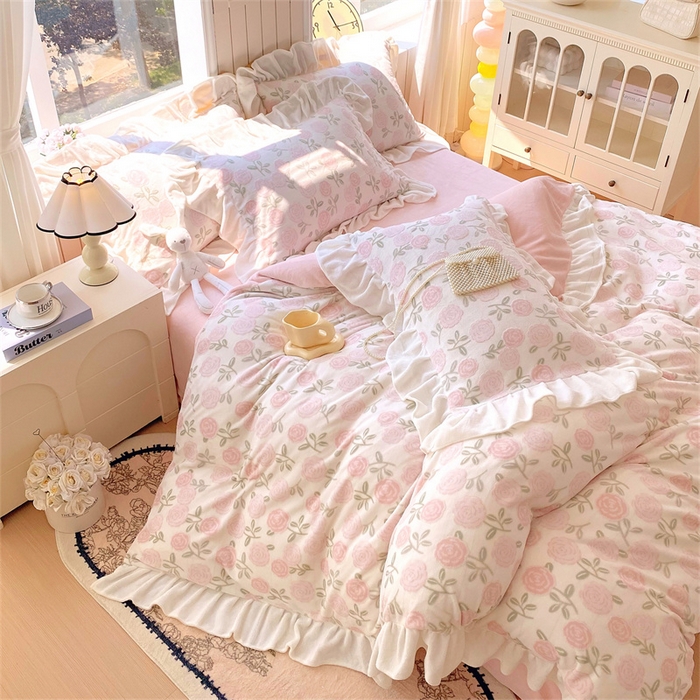 91家纺网 家纺一手货源 找家纺 （总）启程家纺 2025新款花边雕花牛奶绒四件套