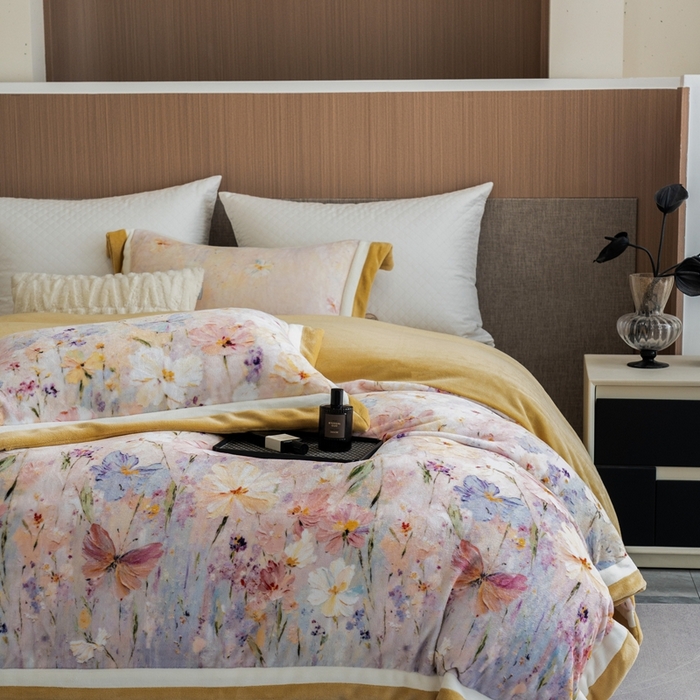 91家纺网 家纺一手货源 找家纺 瑞雪家居 2025新款全消光数码印花牛奶绒系列四件套 蝶语黄