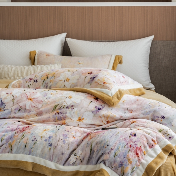 91家纺网 家纺一手货源 找家纺 瑞雪家居 2025新款全消光数码印花牛奶绒系列四件套 蝶语黄