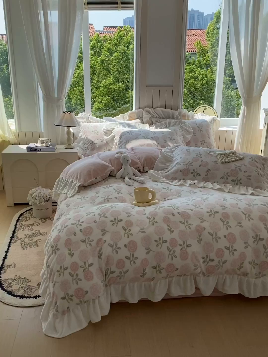 91家纺网 家纺一手货源 找家纺 启程家纺 2025新款花边雕花牛奶绒四件套 玫瑰-粉-花边款