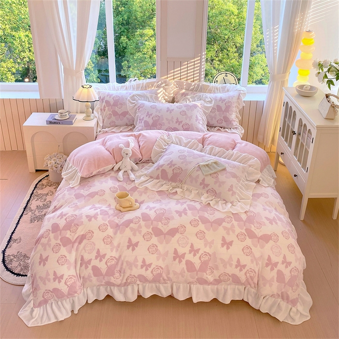 启程家纺 2025新款花边雕花牛奶绒四件套 蝶恋花-粉-花边款