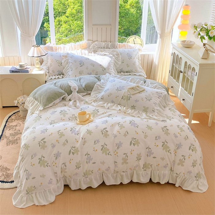 91家纺网 家纺一手货源 找家纺 启程家纺 2025新款花边雕花牛奶绒四件套 风信子-花边款