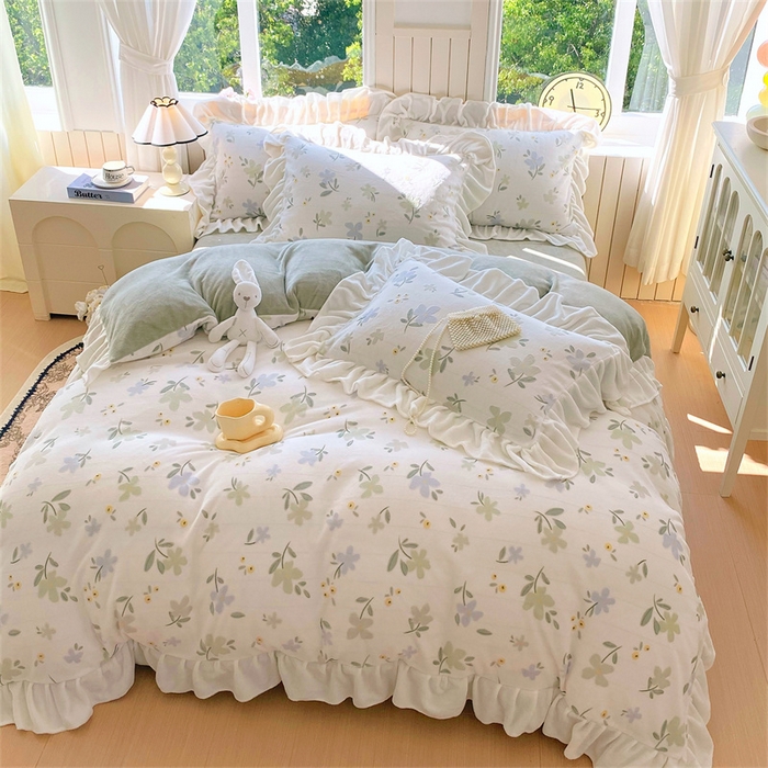 91家纺网 家纺一手货源 找家纺 启程家纺 2025新款花边雕花牛奶绒四件套 风信子-花边款