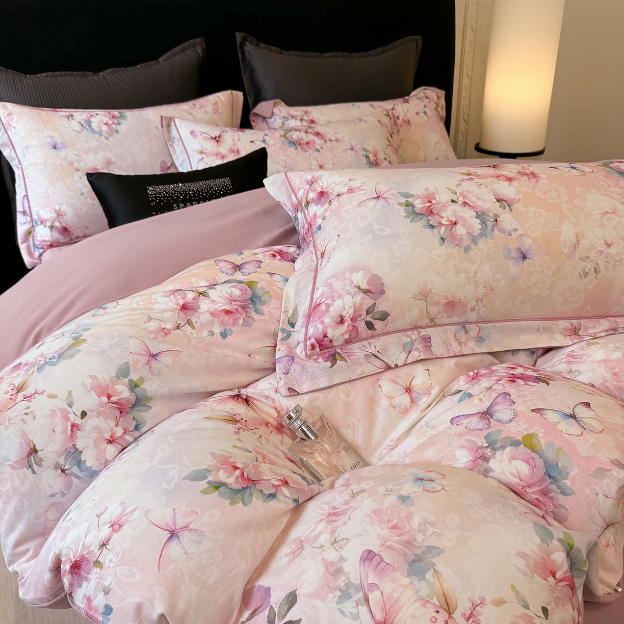 91家纺网 家纺一手货源 找家纺 星座家纺 2025秋冬新款全棉磨毛数码印花四件套 风止弦