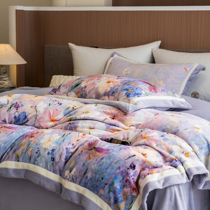 91家纺网 家纺一手货源 找家纺 瑞雪家居 2025新款全消光数码印花牛奶绒系列四件套 蝶语紫