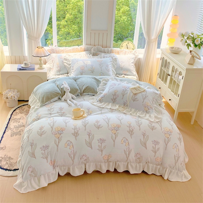 91家纺网 家纺一手货源 找家纺 启程家纺 2025新款花边雕花牛奶绒四件套 铃兰花-花边款