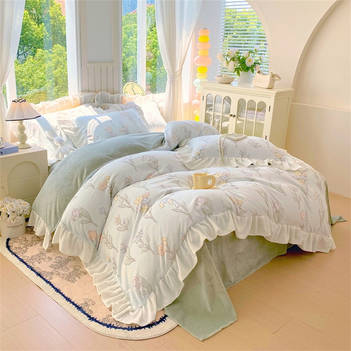 91家纺网 家纺一手货源 找家纺 启程家纺 2025新款花边雕花牛奶绒四件套 铃兰花-花边款