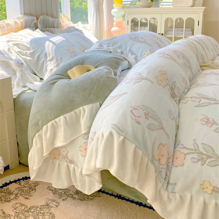 91家纺网 家纺一手货源 找家纺 启程家纺 2025新款花边雕花牛奶绒四件套 铃兰花-花边款