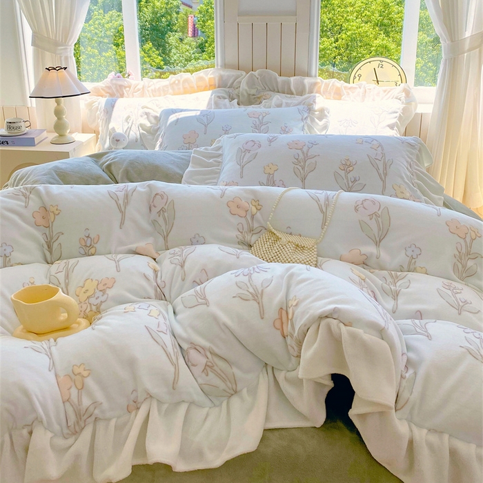 91家纺网 家纺一手货源 找家纺 启程家纺 2025新款花边雕花牛奶绒四件套 铃兰花-花边款