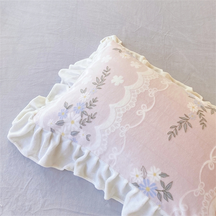 91家纺网 家纺一手货源 找家纺 启程家纺 2025新款花边雕花牛奶绒四件套 小雏菊-粉-花边款