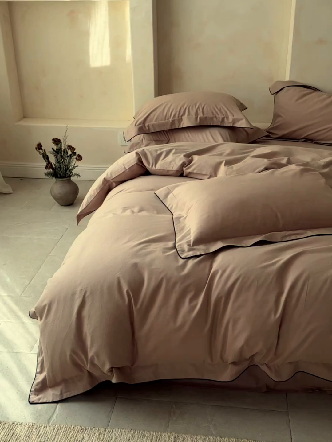 91家纺网 家纺一手货源 找家纺 简纯主义 2025新款棉麻素织雅韵系列四件套 朱砂红