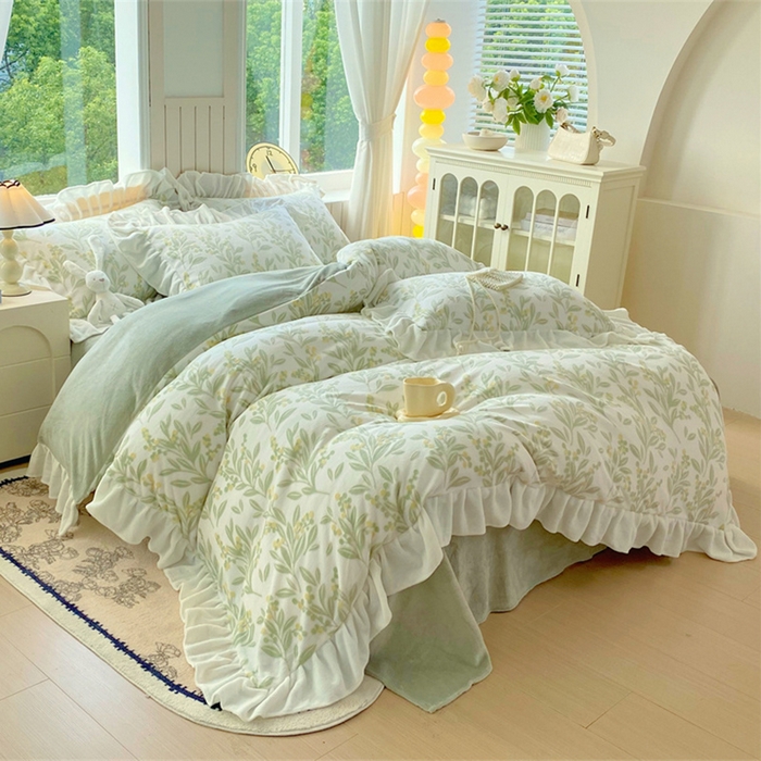 91家纺网 家纺一手货源 找家纺 启程家纺 2025新款花边雕花牛奶绒四件套 小豆芽-绿-花边款