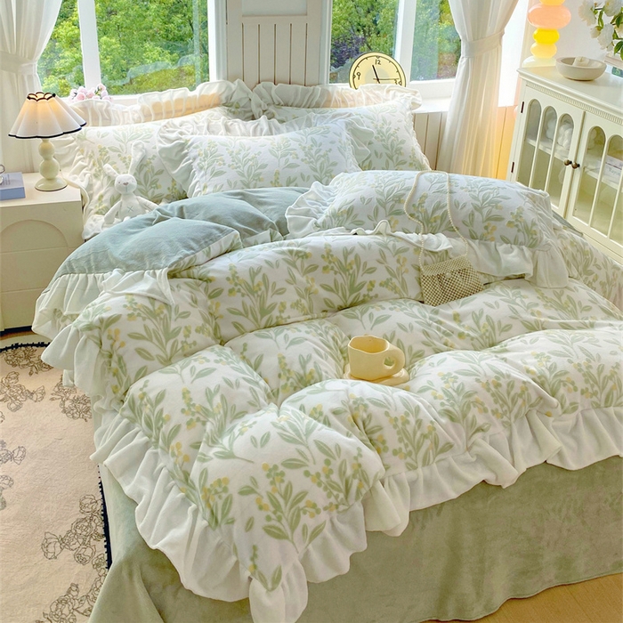 91家纺网 家纺一手货源 找家纺 启程家纺 2025新款花边雕花牛奶绒四件套 小豆芽-绿-花边款