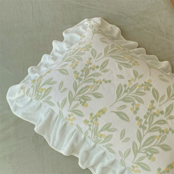 91家纺网 家纺一手货源 找家纺 启程家纺 2025新款花边雕花牛奶绒四件套 小豆芽-绿-花边款