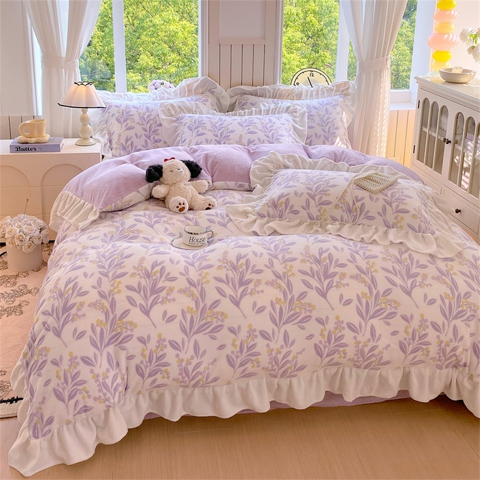 91家纺网 家纺一手货源 找家纺 启程家纺 2025新款花边雕花牛奶绒四件套 小豆芽-紫-花边款