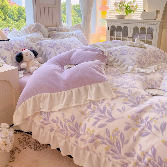 91家纺网 家纺一手货源 找家纺 启程家纺 2025新款花边雕花牛奶绒四件套 小豆芽-紫-花边款