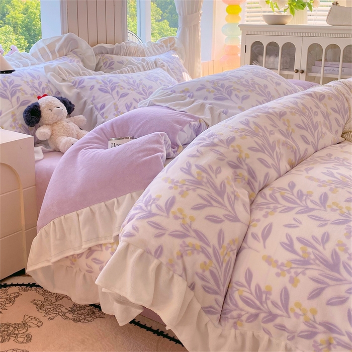 91家纺网 家纺一手货源 找家纺 启程家纺 2025新款花边雕花牛奶绒四件套 小豆芽-紫-花边款