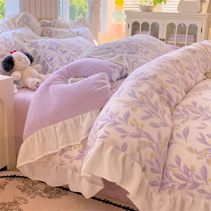 91家纺网 家纺一手货源 找家纺 启程家纺 2025新款花边雕花牛奶绒四件套 小豆芽-紫-花边款