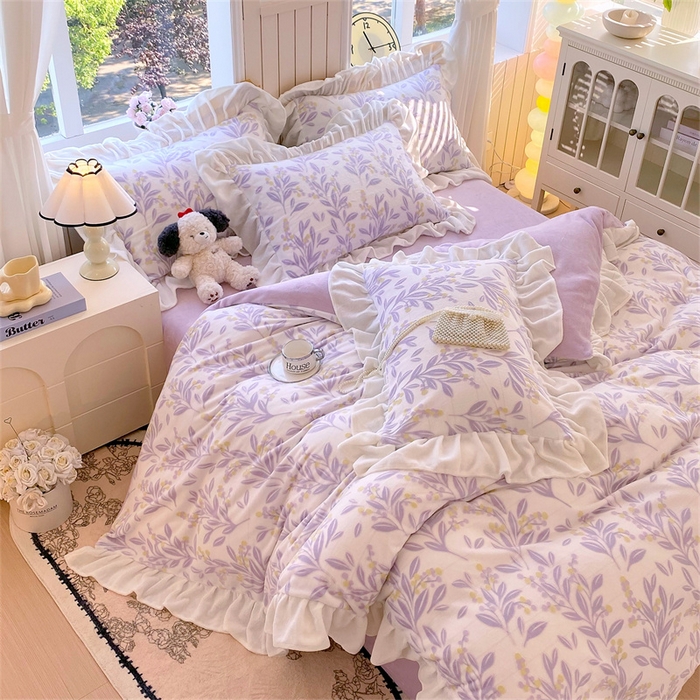 91家纺网 家纺一手货源 找家纺 启程家纺 2025新款花边雕花牛奶绒四件套 小豆芽-紫-花边款