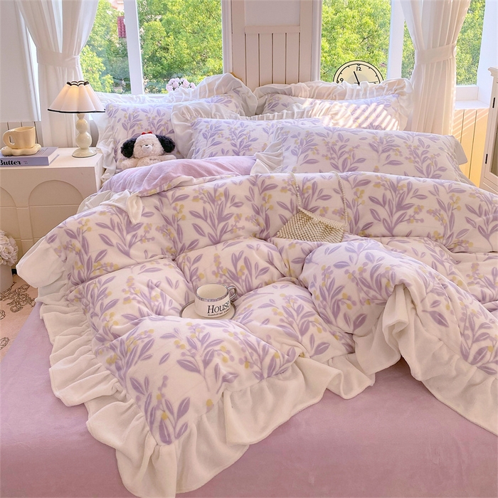 91家纺网 家纺一手货源 找家纺 启程家纺 2025新款花边雕花牛奶绒四件套 小豆芽-紫-花边款