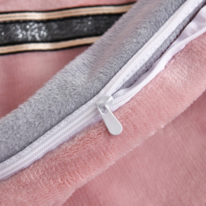 91家纺网 家纺一手货源 找家纺 妮恒美家纺 2025新款刺绣婴儿绒工艺四件套-艾琳系列 艾琳-豆沙