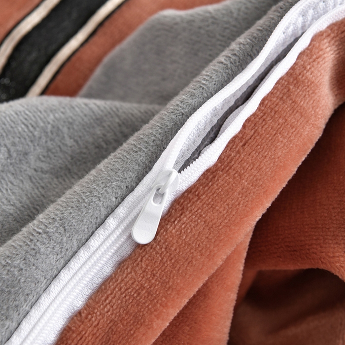 91家纺网 家纺一手货源 找家纺 妮恒美家纺 2025新款刺绣婴儿绒工艺四件套-艾琳系列 艾琳-焦糖