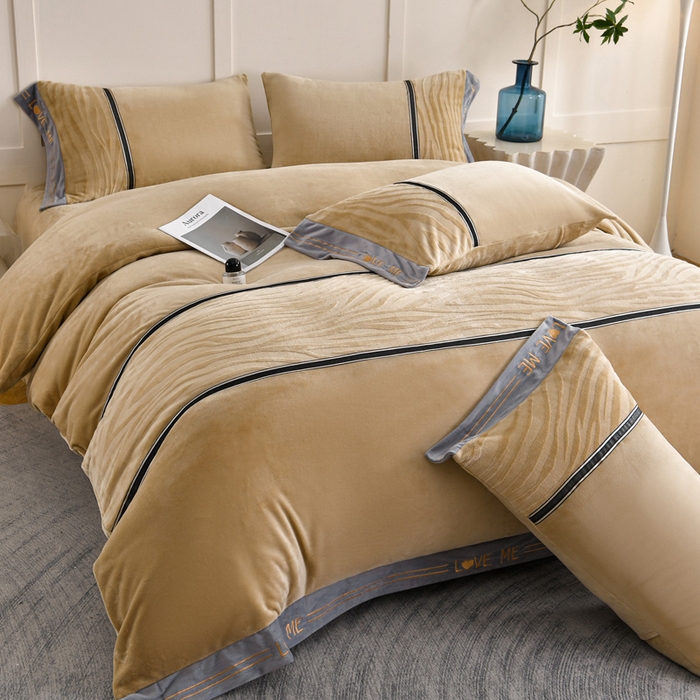 91家纺网 家纺一手货源 找家纺 妮恒美家纺 2025新款刺绣婴儿绒工艺四件套-艾琳系列 艾琳-奶咖