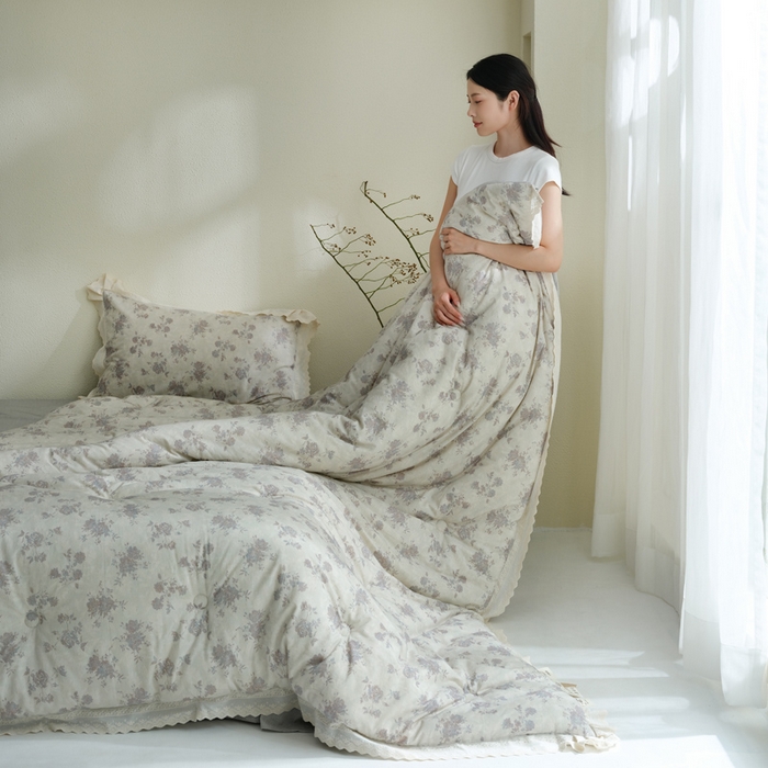 91家纺网 家纺一手货源 找家纺 （总）桂雅居 2025新款舒适麻棉麻数码印花蕾丝花边懒人被被子被芯