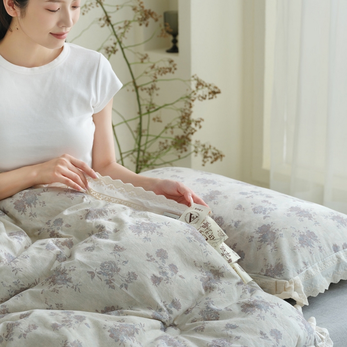 91家纺网 家纺一手货源 找家纺 桂雅居 2025新款舒适麻棉麻数码印花蕾丝花边懒人被被子被芯 时雨灰