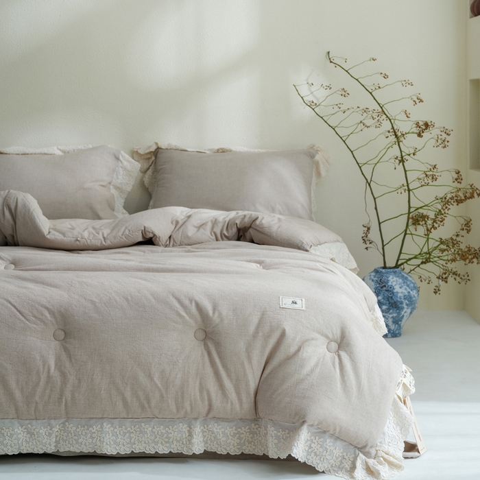 91家纺网 家纺一手货源 找家纺 桂雅居 2025新款舒适麻棉麻数码印花蕾丝花边懒人被被子被芯 栗壳色