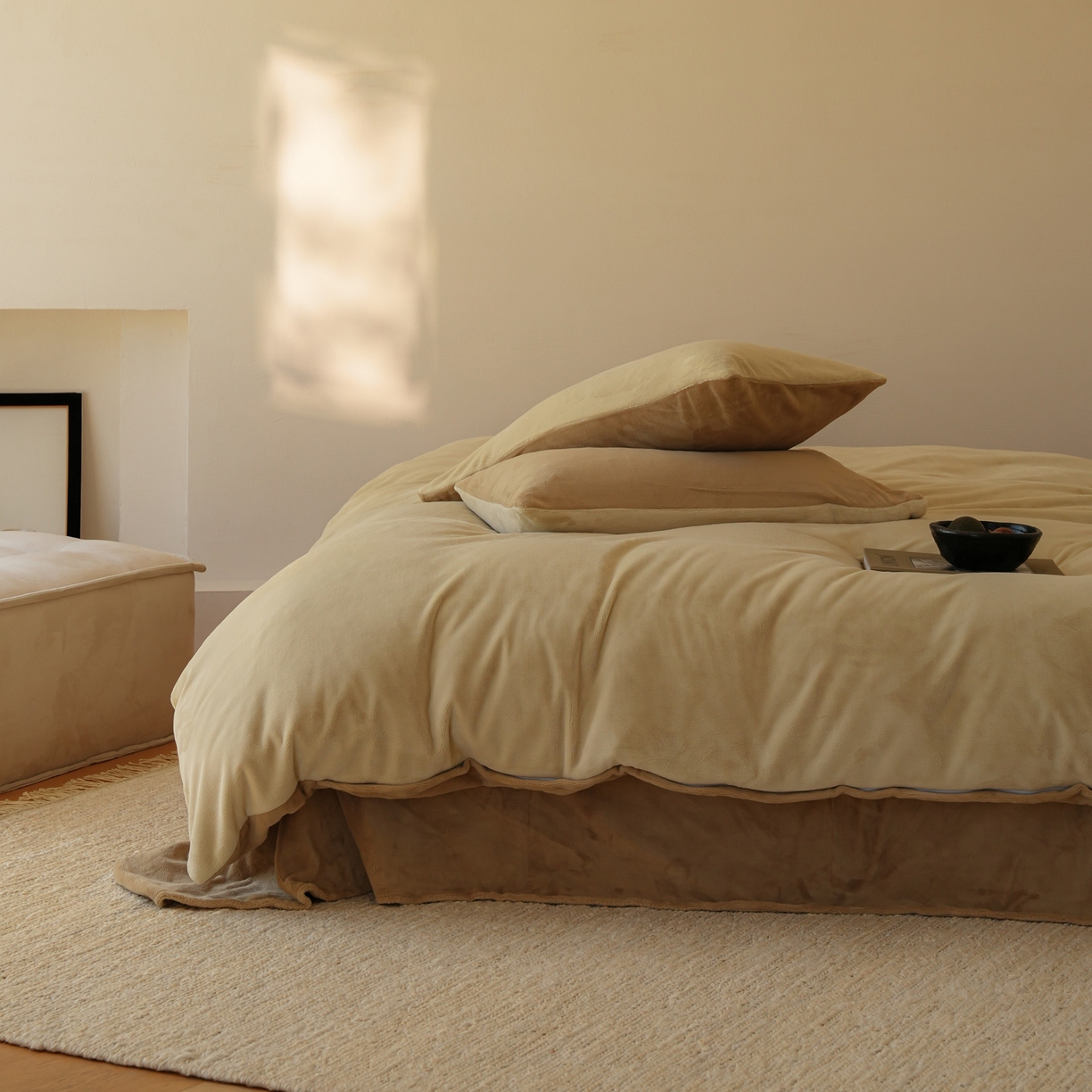 91家纺网 家纺一手货源 找家纺 简纯主义 2025新款撞色牛奶绒那不勒斯系列四件套 茶棕