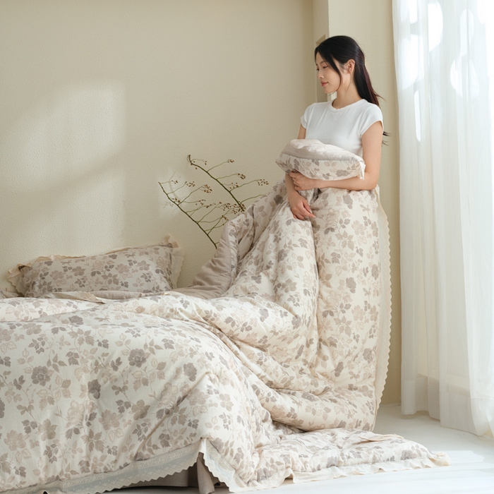 91家纺网 家纺一手货源 找家纺 桂雅居 2025新款舒适麻棉麻数码印花蕾丝花边懒人被被子被芯 素锦咖