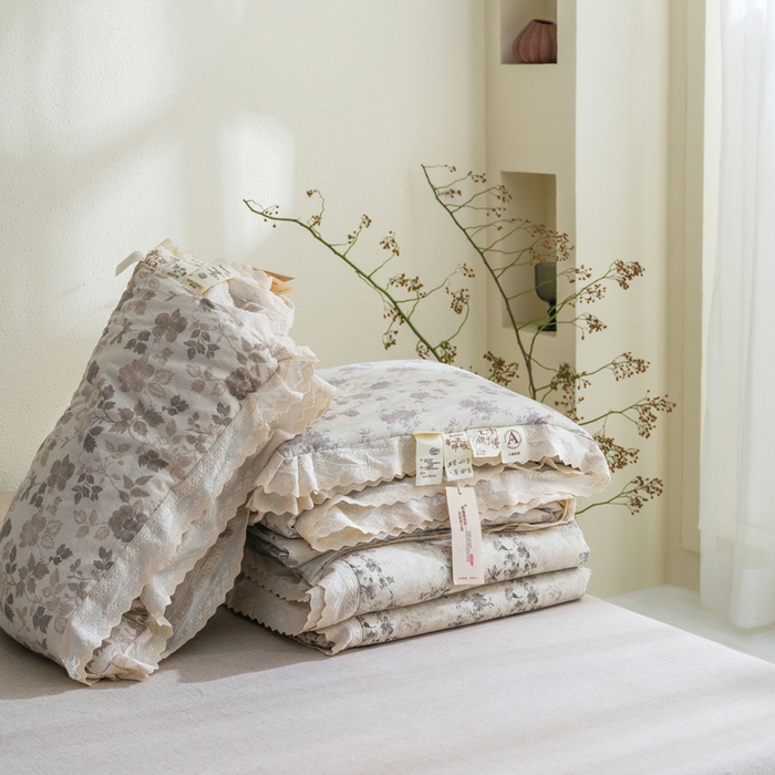 91家纺网 家纺一手货源 找家纺 桂雅居 2025新款舒适麻棉麻数码印花蕾丝花边懒人被被子被芯 组合