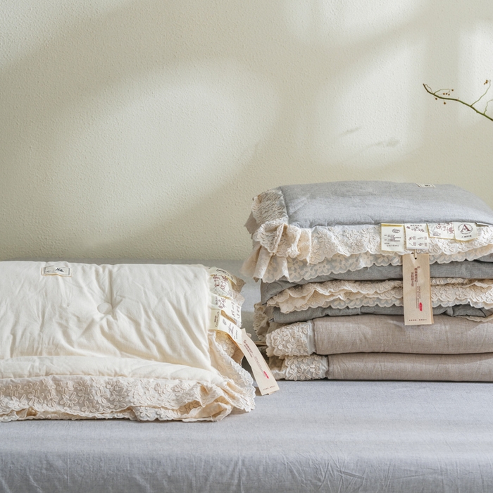 91家纺网 家纺一手货源 找家纺 桂雅居 2025新款舒适麻棉麻数码印花蕾丝花边懒人被被子被芯 组合